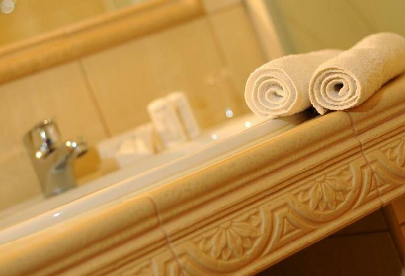 スタンダードルーム, Folwark Stara Winiarnia