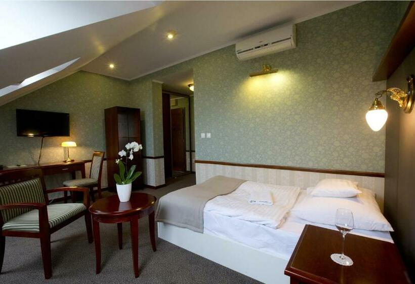 غرفة قياسية فردية, Golden Eagle