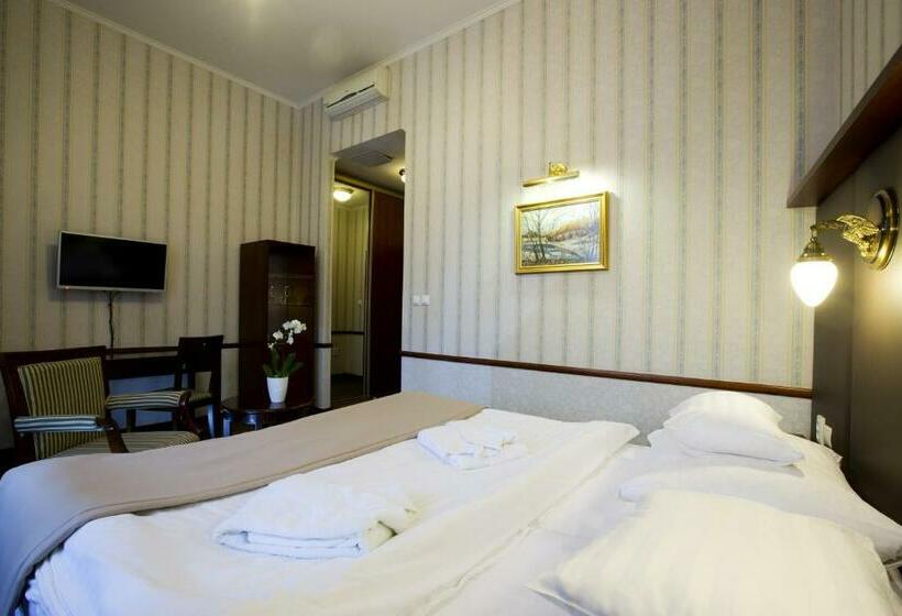 غرفة قياسية, Golden Eagle