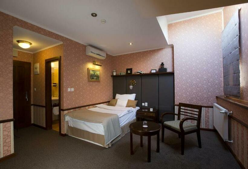 غرفة قياسية فردية, Golden Eagle