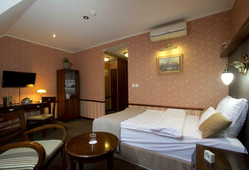 غرفة قياسية فردية, Golden Eagle