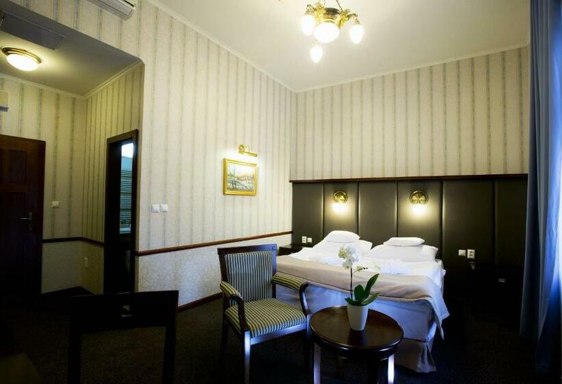 غرفة ديلوكس, Golden Eagle