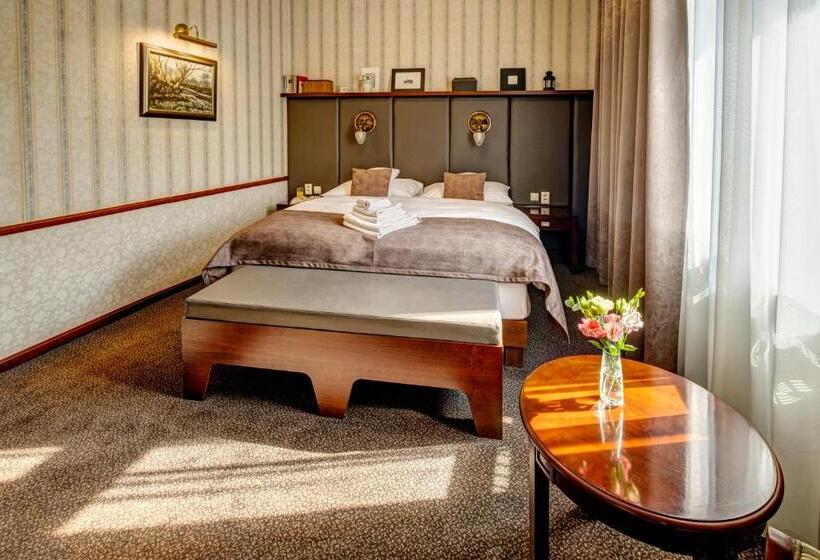 غرفة قياسية, Golden Eagle