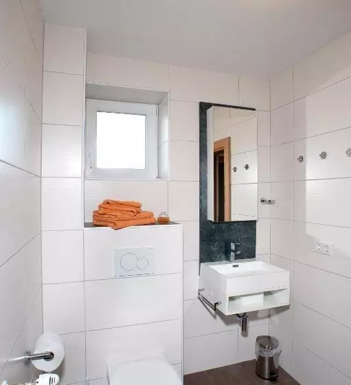 Huoneisto 1 Makuuhuone Puutarhanäkymä, Gästehaus Elisabeth By Keuschengut