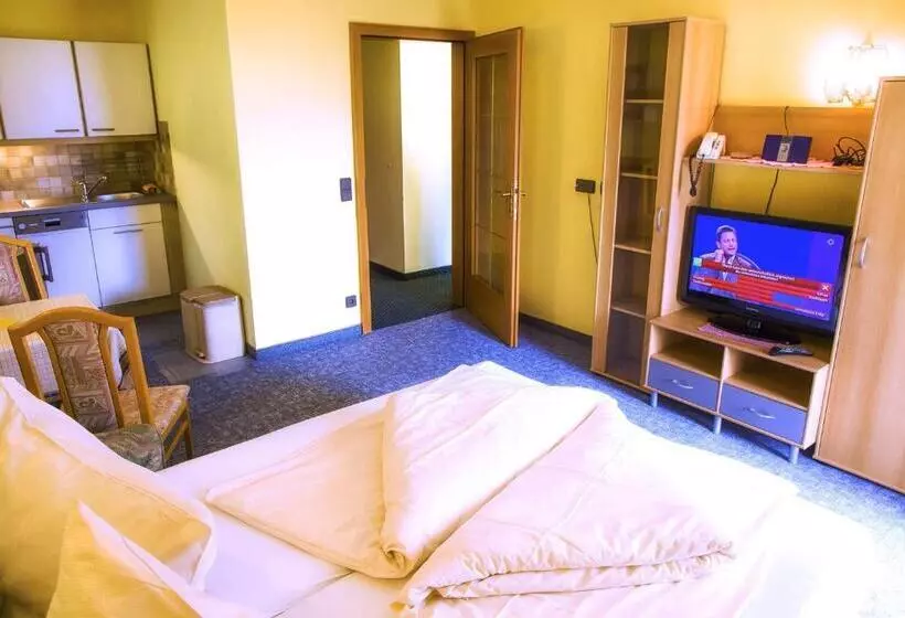 Huoneisto 1 Makuuhuone Parveke, Gästehaus Götz