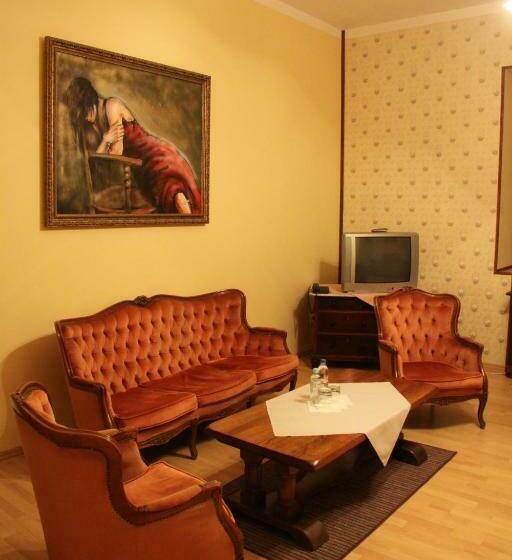 اتاق استاندارد یک نفره, I Restauracja Chopin