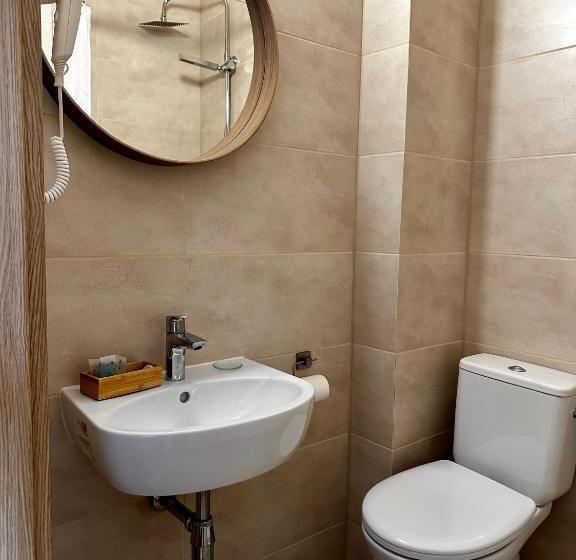 اتاق استاندارد چهار تخته, Ik Korona