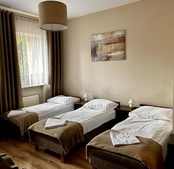 اتاق استاندارد چهار تخته, Ik Korona