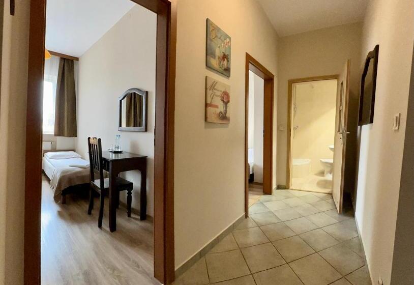 آپارتمان 2 خوابه, Ik Korona