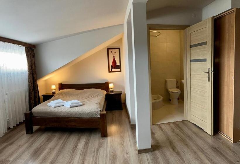 اتاق لوکس, Ik Korona