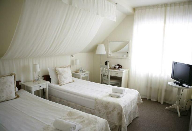 اتاق استاندارد, Jabłoń Lake Resort