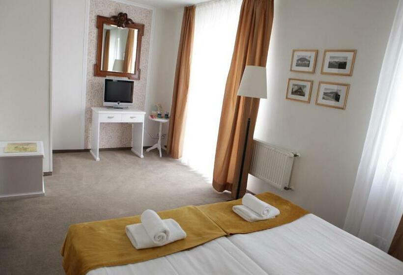 اتاق استاندارد, Jabłoń Lake Resort