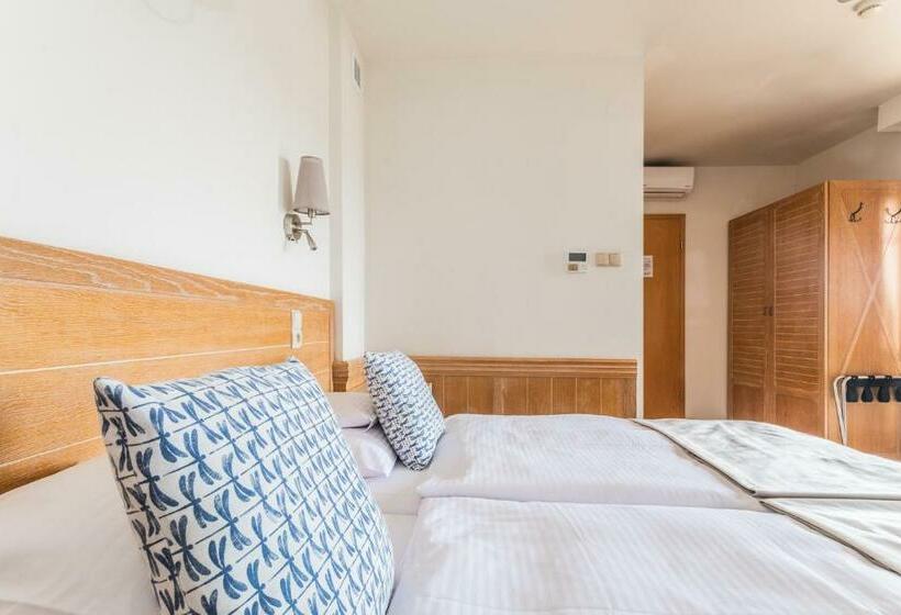 バルコニー付きスタンダードルーム, Kahlberg