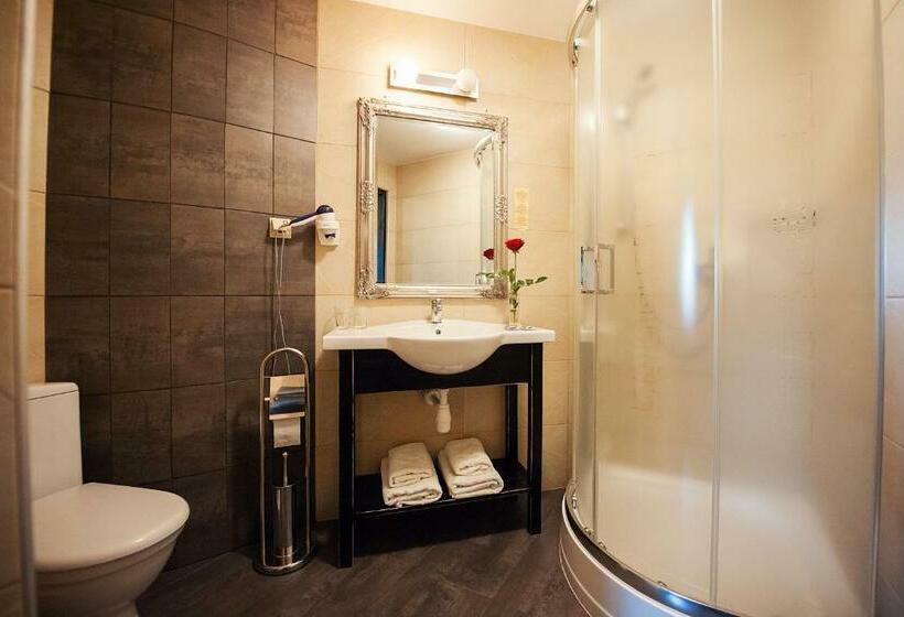 חדר סטנדרט, Kasztel