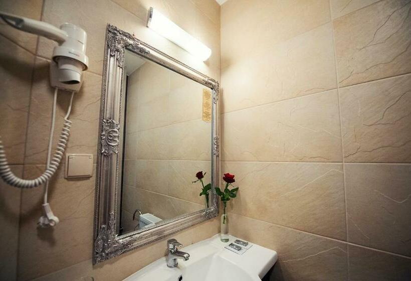 חדר סטנדרט, Kasztel