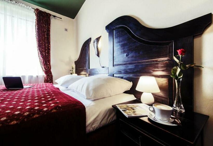 חדר סטנדרט, Kasztel