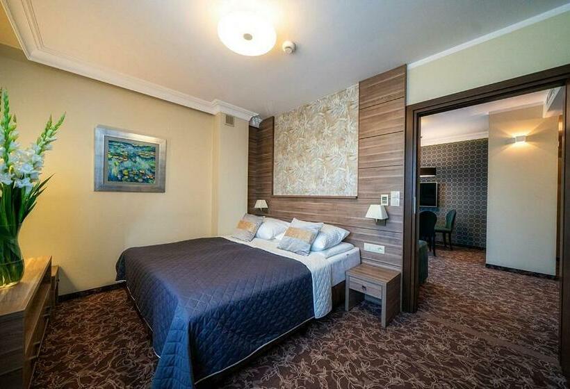 آپارتمان 1 خوابه با تراس, Korona