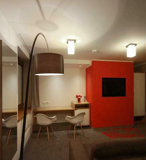 Номер Deluxe, Link