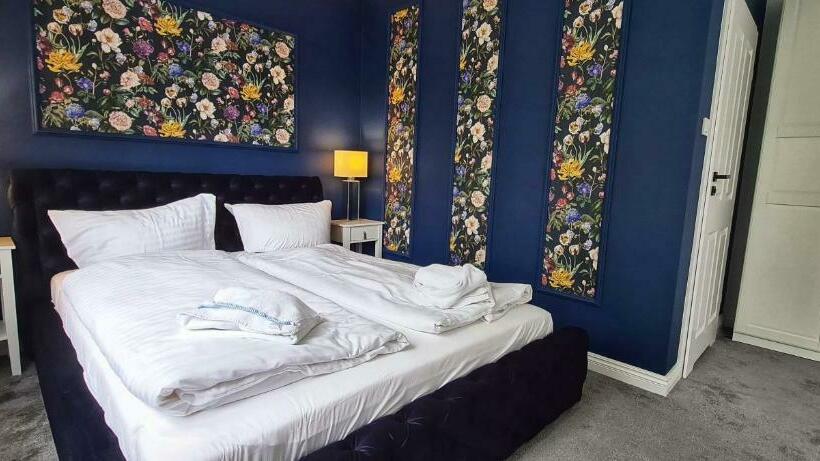 标准间, Monte Carlo Boutique