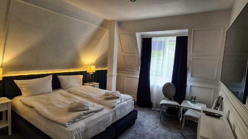 标准间, Monte Carlo Boutique