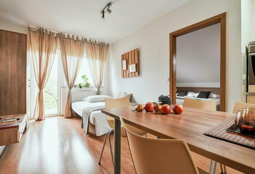 آپارتمان 1 خوابه با بالکن, Rooms & Restaurant Ostarija