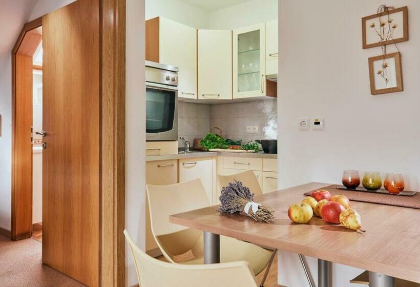 آپارتمان 1 خوابه با بالکن, Rooms & Restaurant Ostarija