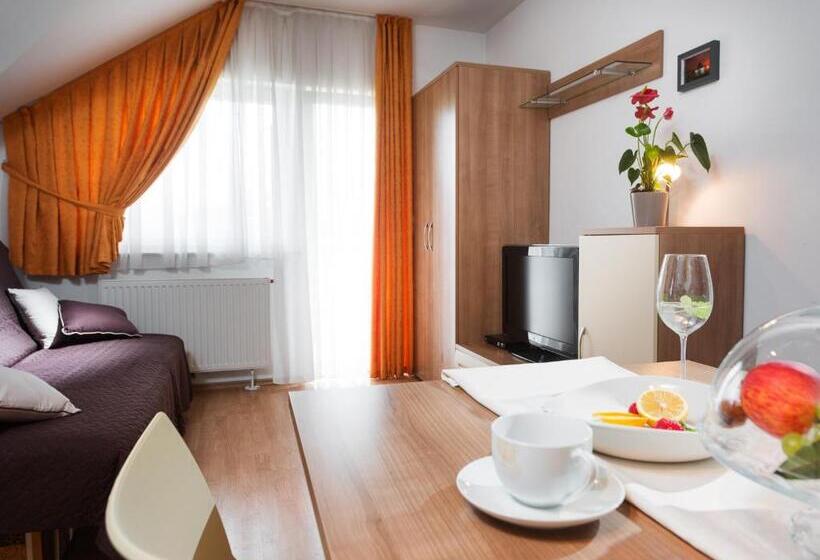 آپارتمان 1 خوابه با بالکن, Rooms & Restaurant Ostarija