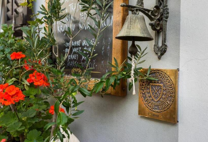 سوییت خانوادگی, Rooms & Restaurant Ostarija