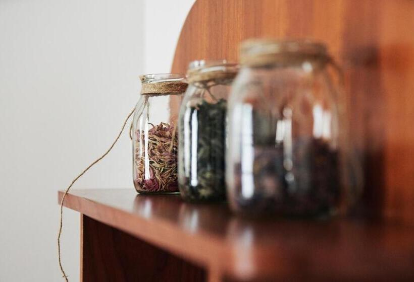 سوییت خانوادگی, Rooms & Restaurant Ostarija