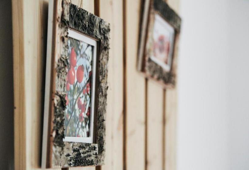 اتاق خانوادگی, Rooms & Restaurant Ostarija