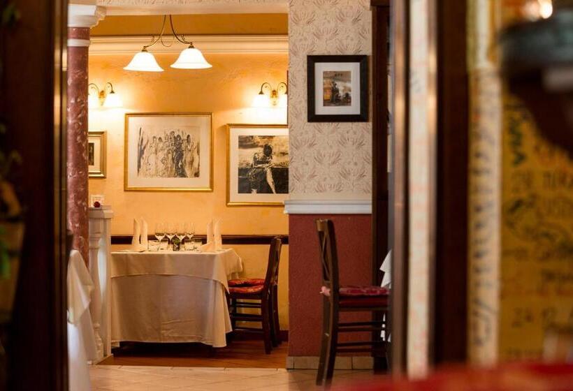 اتاق خانوادگی, Rooms & Restaurant Ostarija