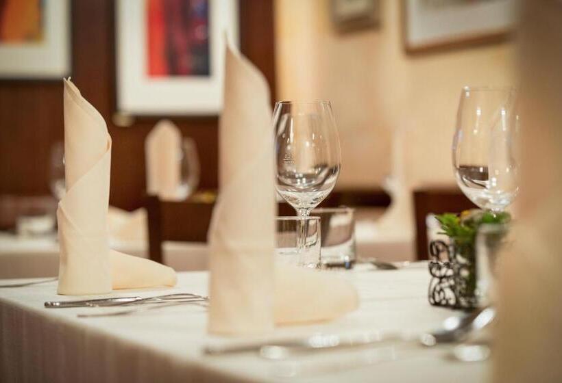 سوییت, Rooms & Restaurant Ostarija