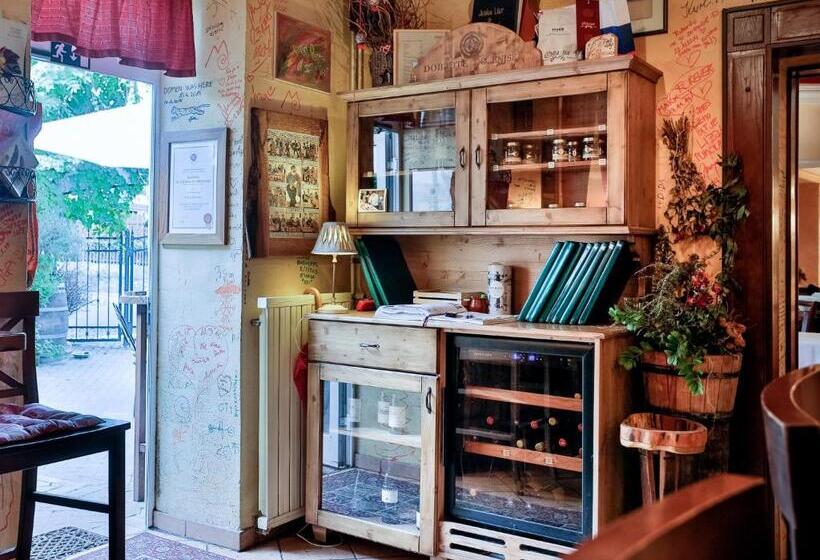 آپارتمان لوکس 1 خوابه, Rooms & Restaurant Ostarija