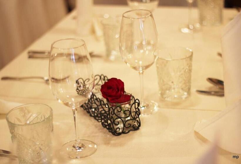 آپارتمان لوکس 1 خوابه, Rooms & Restaurant Ostarija