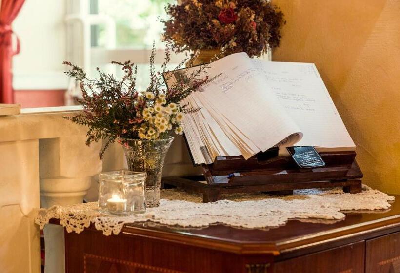 سوییت خانوادگی, Rooms & Restaurant Ostarija