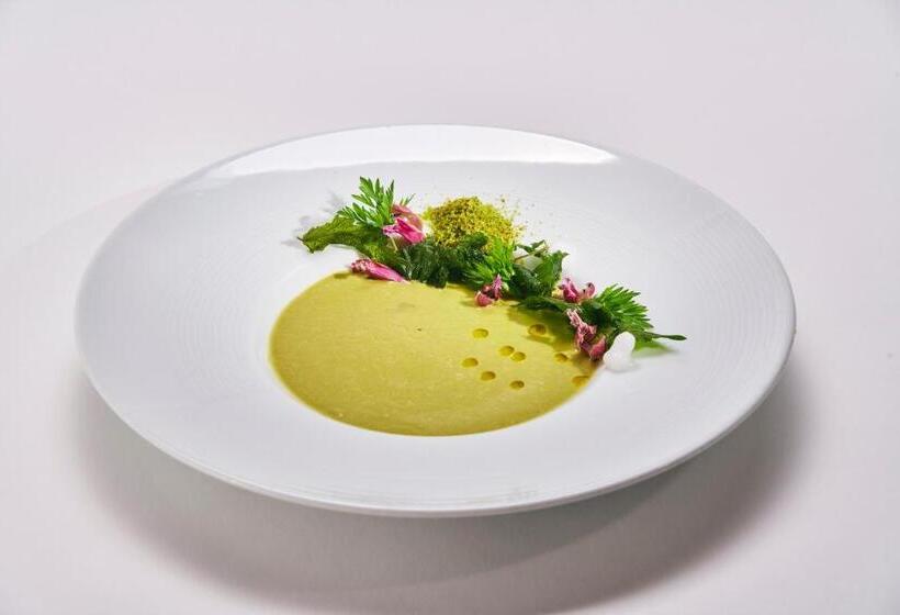 سوییت, Rooms & Restaurant Ostarija