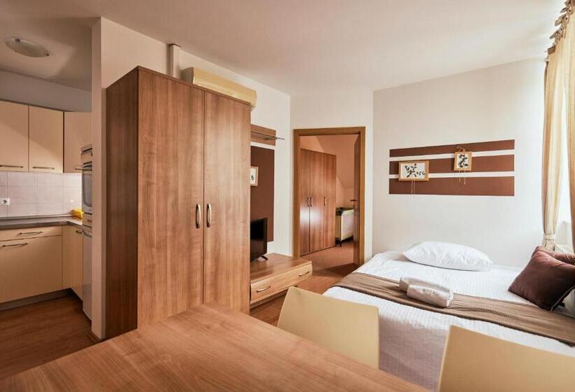 آپارتمان لوکس 1 خوابه, Rooms & Restaurant Ostarija