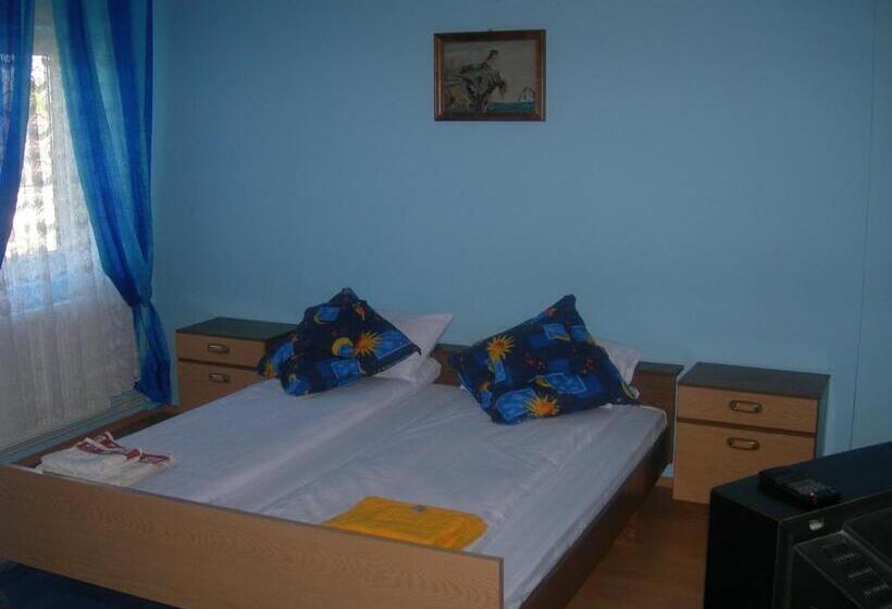 Номер Стандарт Трехместный, Pensiunea Claudiu