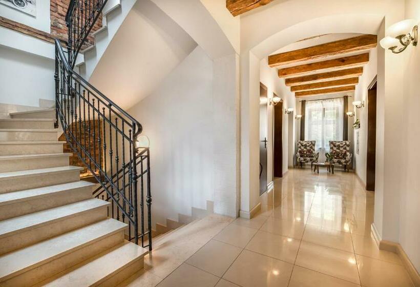 جناح, Apartamenty Rynek 20