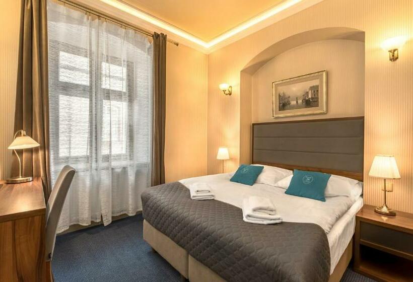 جناح, Apartamenty Rynek 20