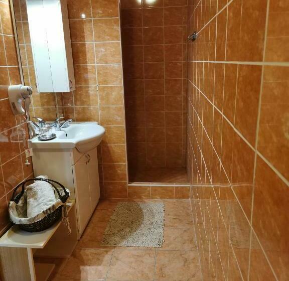 Номер Стандарт, Plauter Kúria