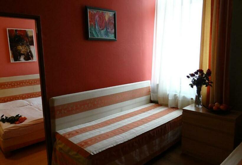 Люкс 2 Спальни, Plauter Kúria