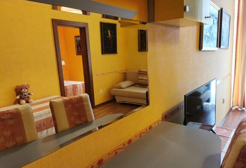 Люкс с Террасой, Plauter Kúria