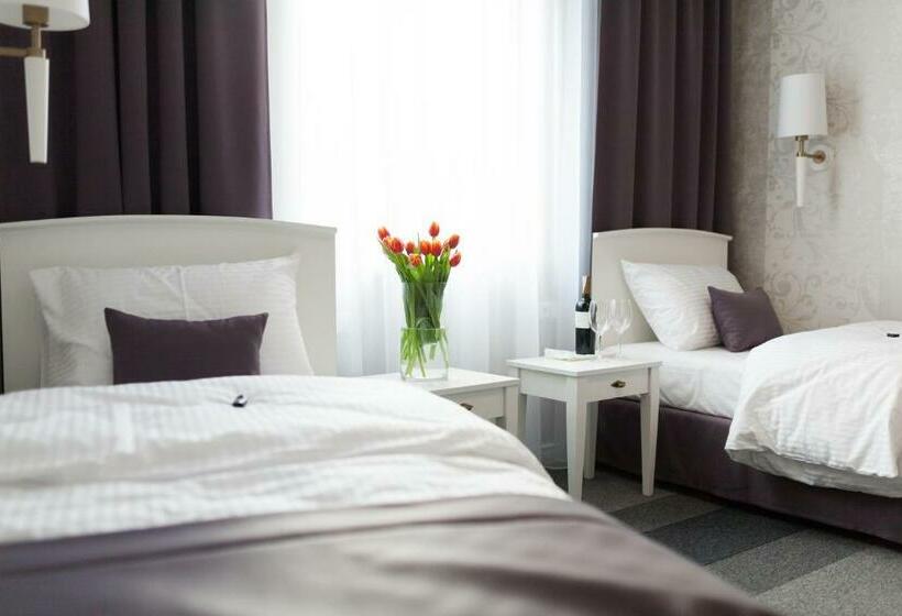 スタンダードルーム, Pod Ratuszem