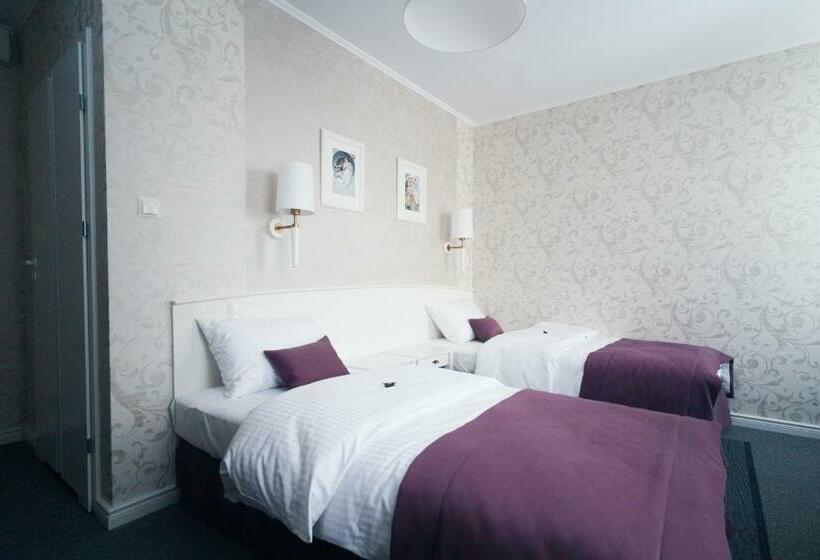 スタンダードルーム, Pod Ratuszem