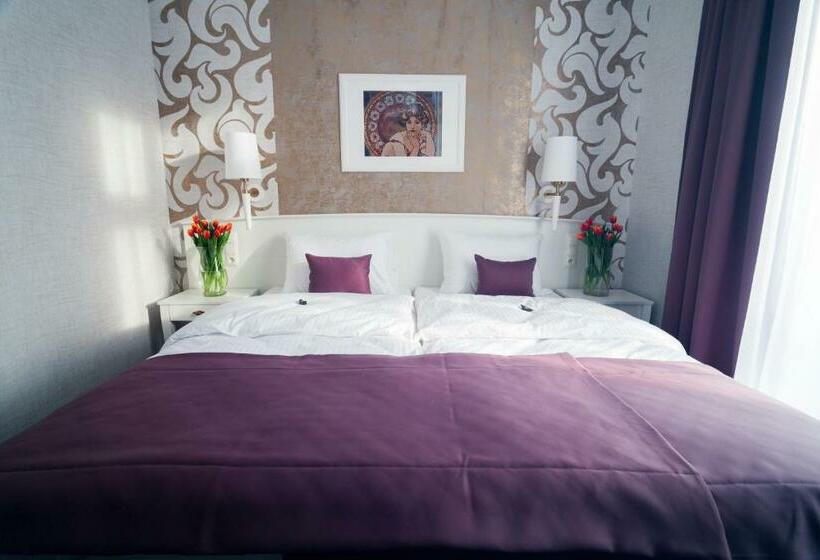 スタンダードルーム, Pod Ratuszem