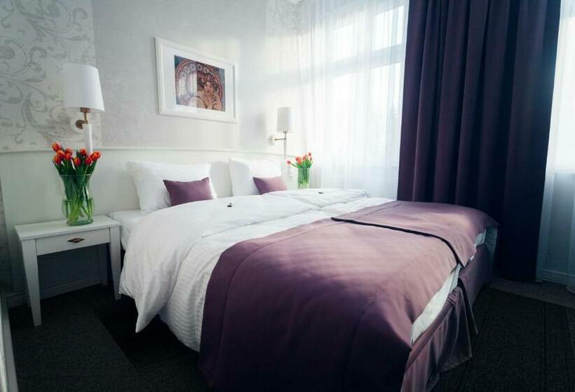 スタンダードルーム, Pod Ratuszem