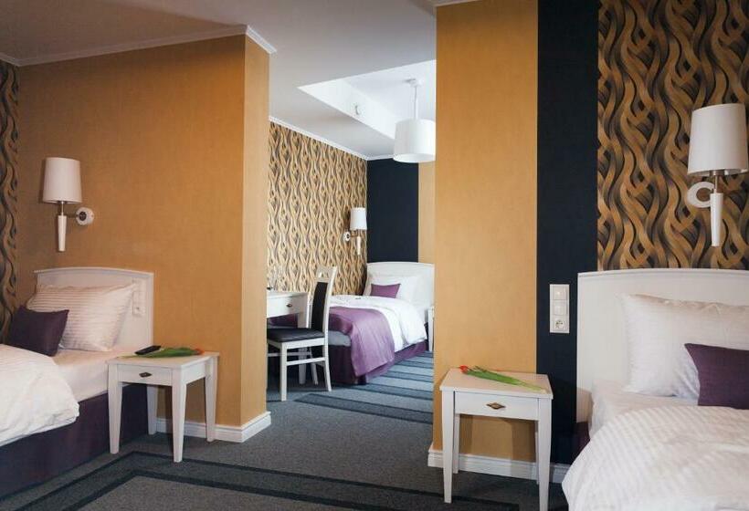 スタンダードトリプルルーム, Pod Ratuszem