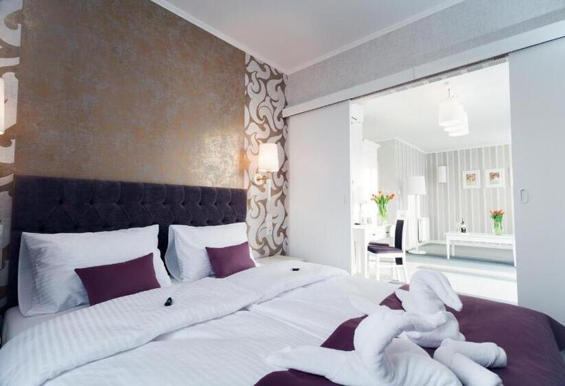 スイート, Pod Ratuszem