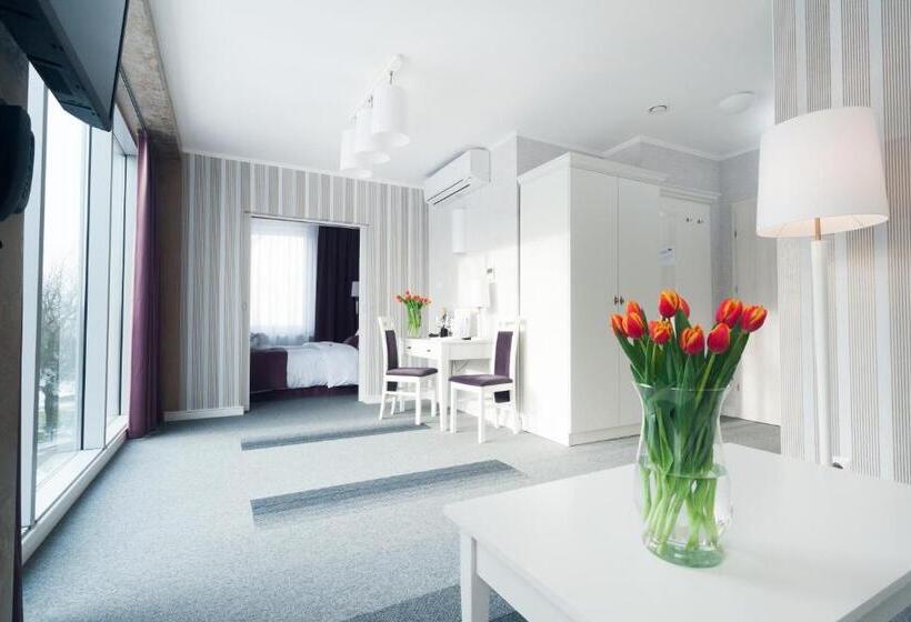 スイート, Pod Ratuszem